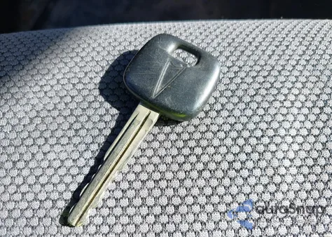 2003 Pontiac Vibe from USA, damaged, VIN 5Y2SL62873Z482052